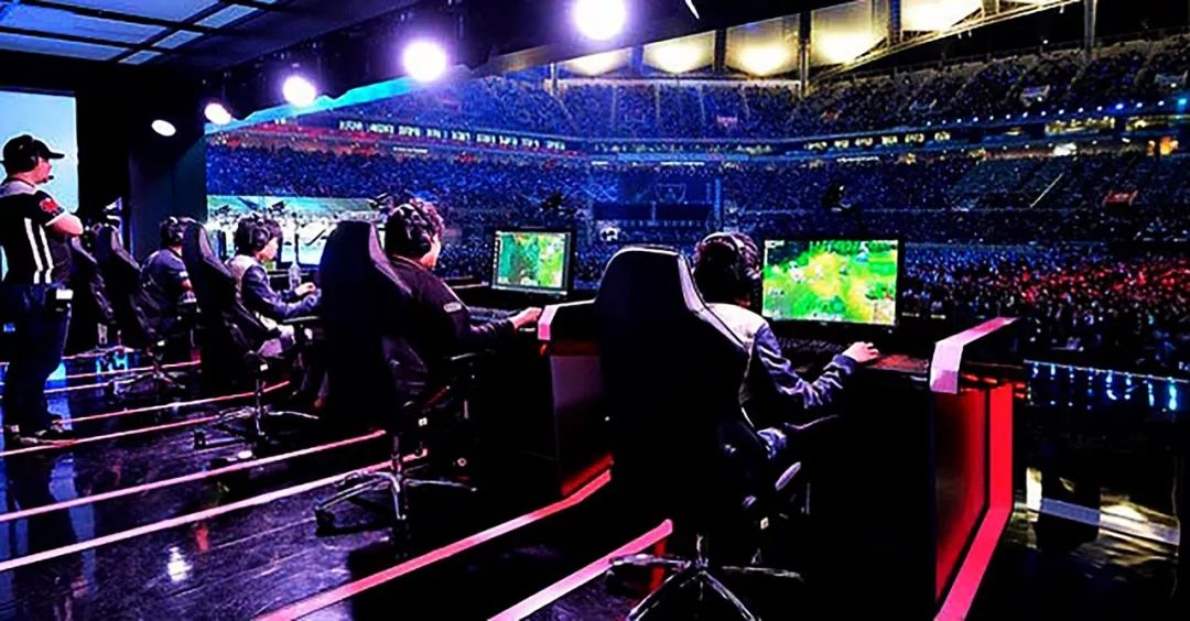 更加包容和 更加包容和